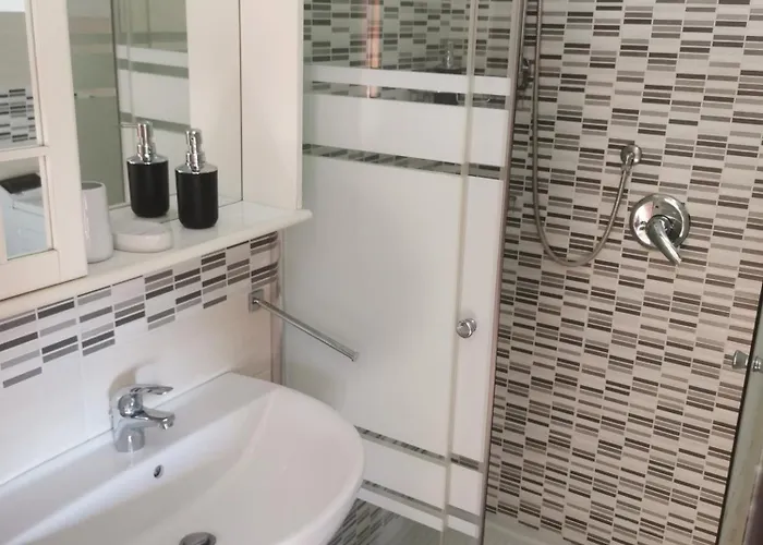 Garisenda House شقة *