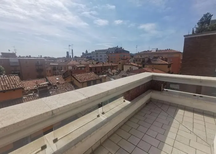 Апартаменты Garisenda House *