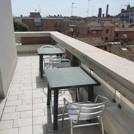 Garisenda House Apartmán